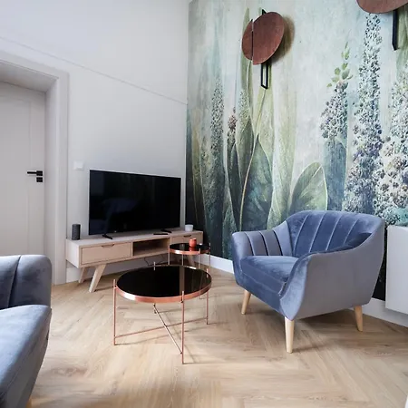 Downtown - 42m2, Location - By Rentujemy Διαμέρισμα *